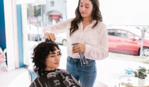 Glam Up Your Locks: Tailored Hair Styling Services for Women at Naturalssalons